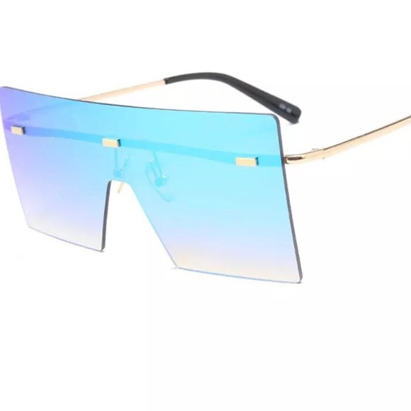 Luxury Sunglasses - Picture 2 of 3